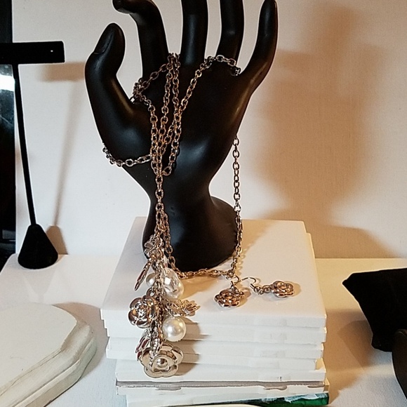 Spring Floral Pearl & Bead Silver Tone Necklace & Earrings 35" Set Flower - Picture 4 of 4